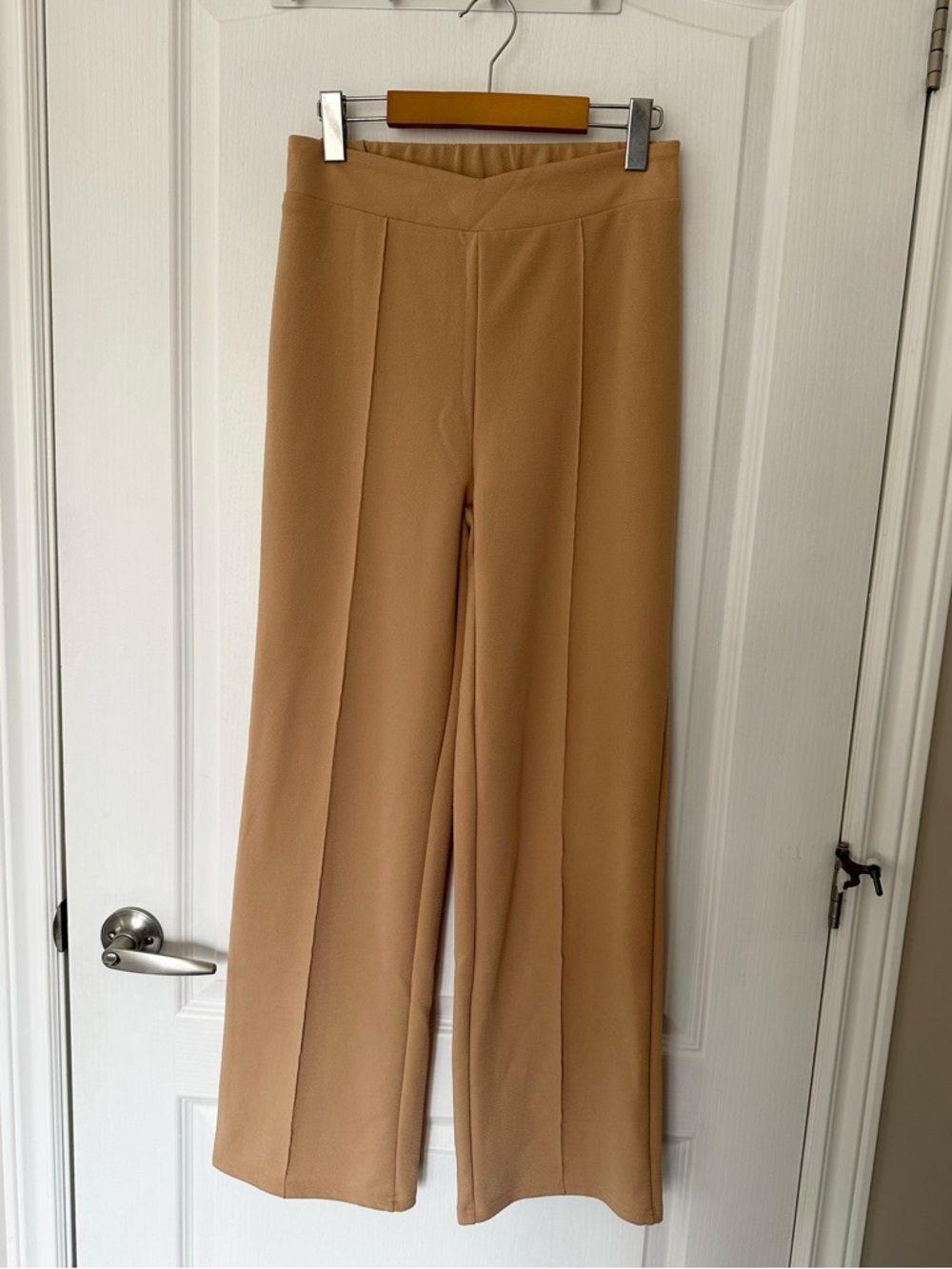 NWOT Women’s High Waist Wide Leg Tan Camel Trousers Business Casual Size Medium